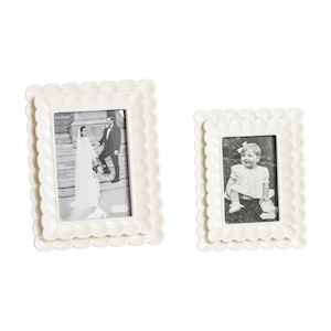 Scalloped Frame
