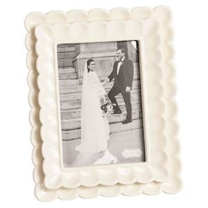 Scalloped Frame
